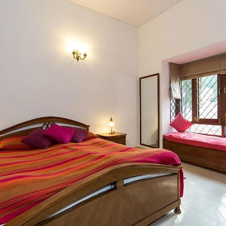 Eleven Bed & Breakfast Yeni Delhi Dış mekan fotoğraf